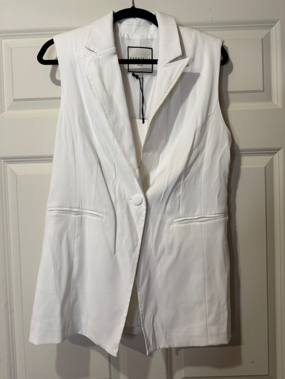 NWT Bagatelle Collection White Vest Size Medium
